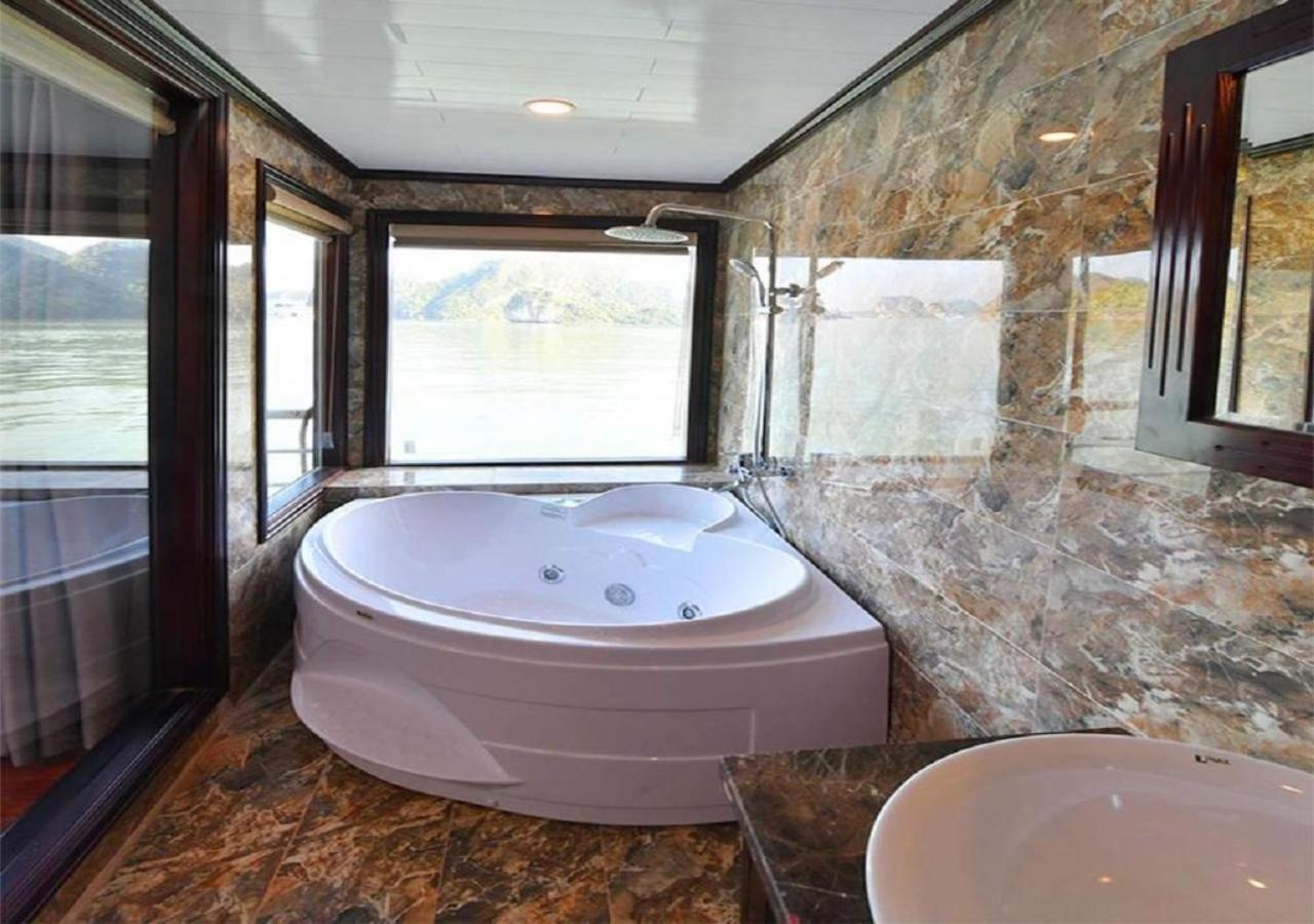 Halong Sapphire Cruises Hotel Ha Long Eksteriør billede
