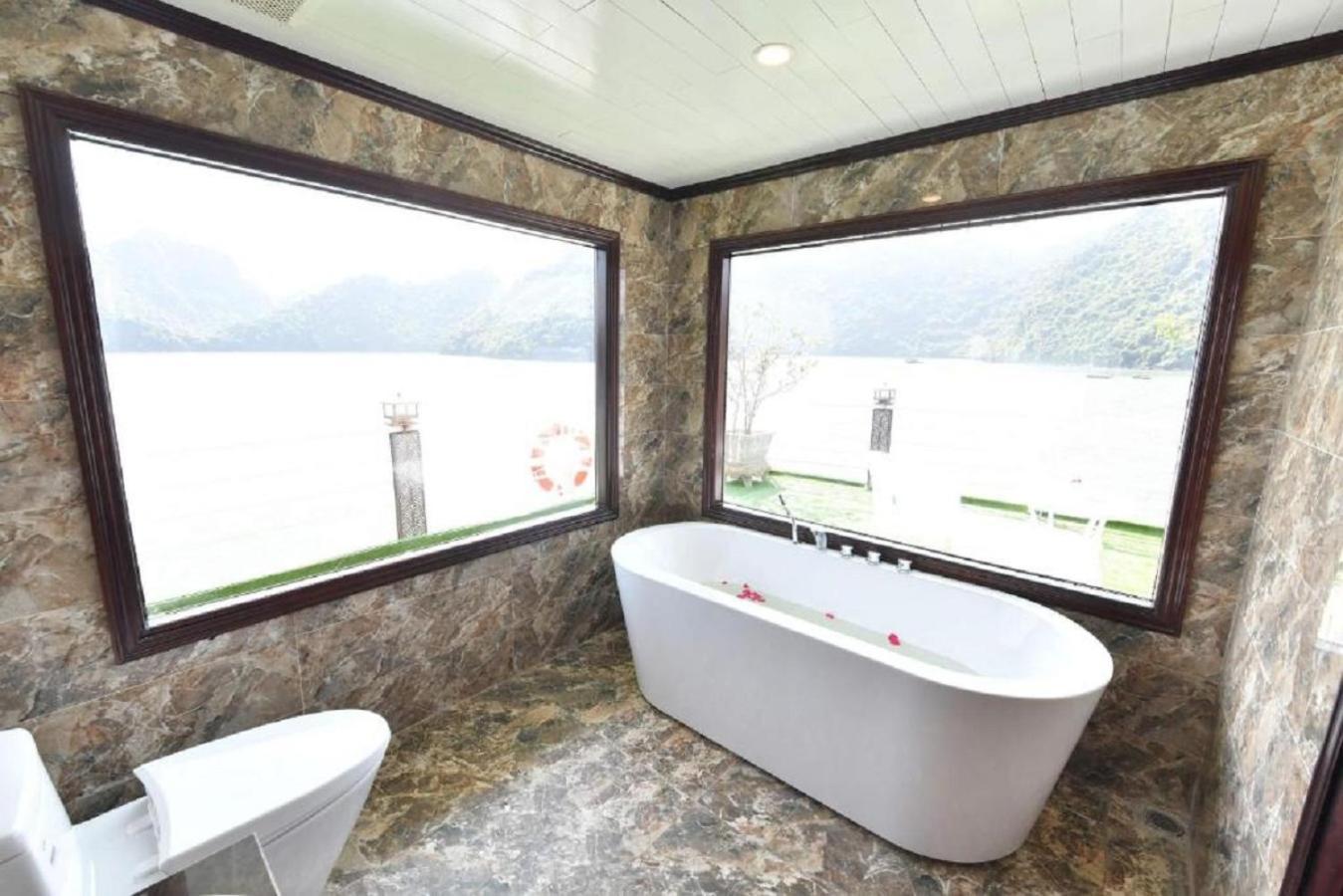 Halong Sapphire Cruises Hotel Ha Long Eksteriør billede