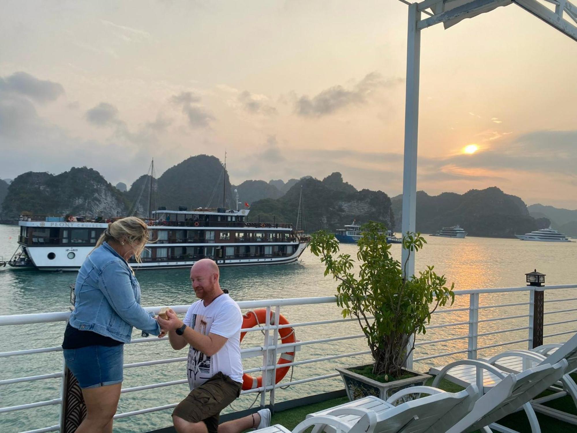 Halong Sapphire Cruises Hotel Ha Long Eksteriør billede
