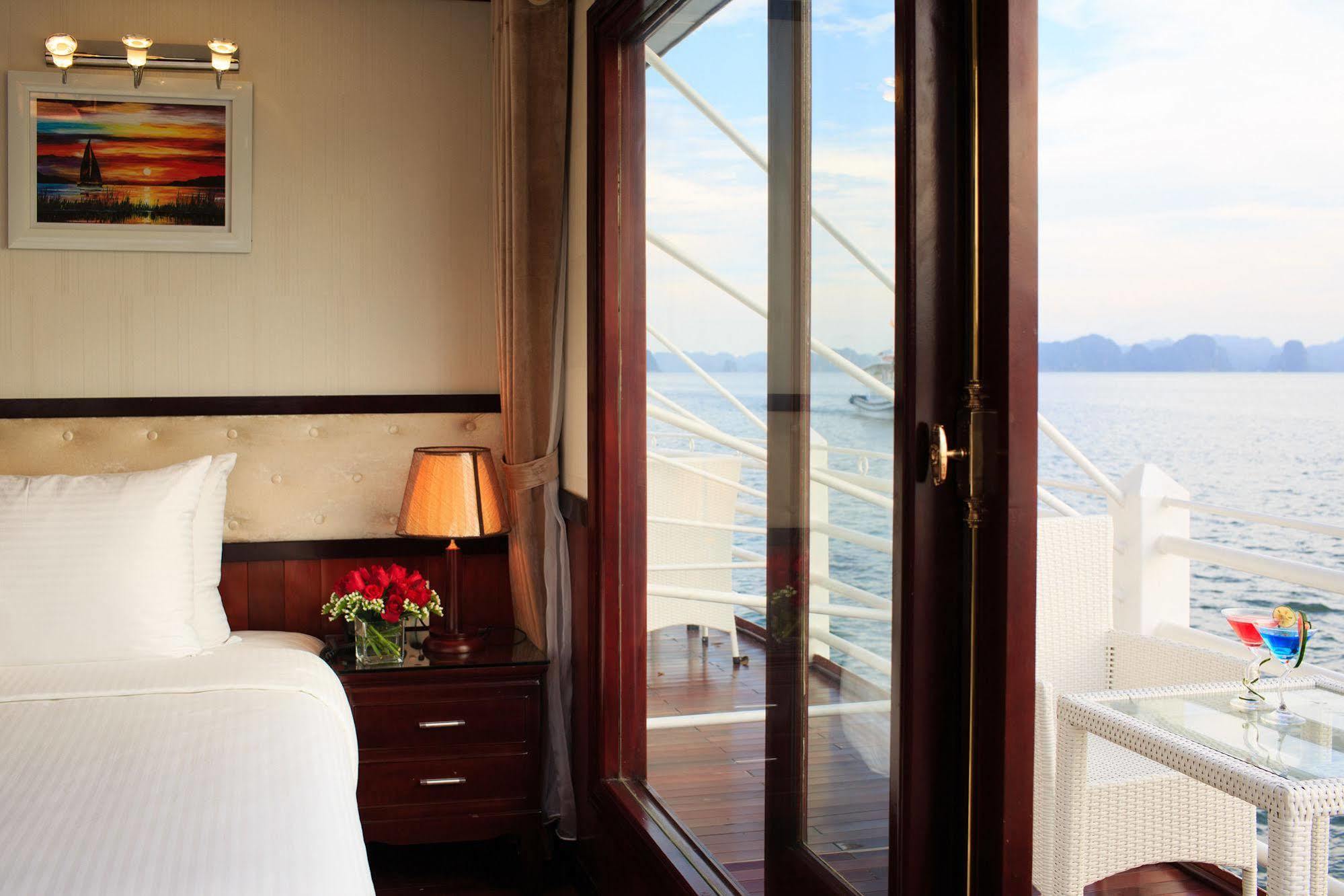 Halong Sapphire Cruises Hotel Ha Long Eksteriør billede