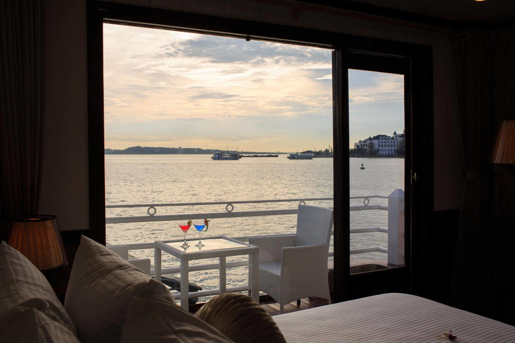 Halong Sapphire Cruises Hotel Ha Long Eksteriør billede