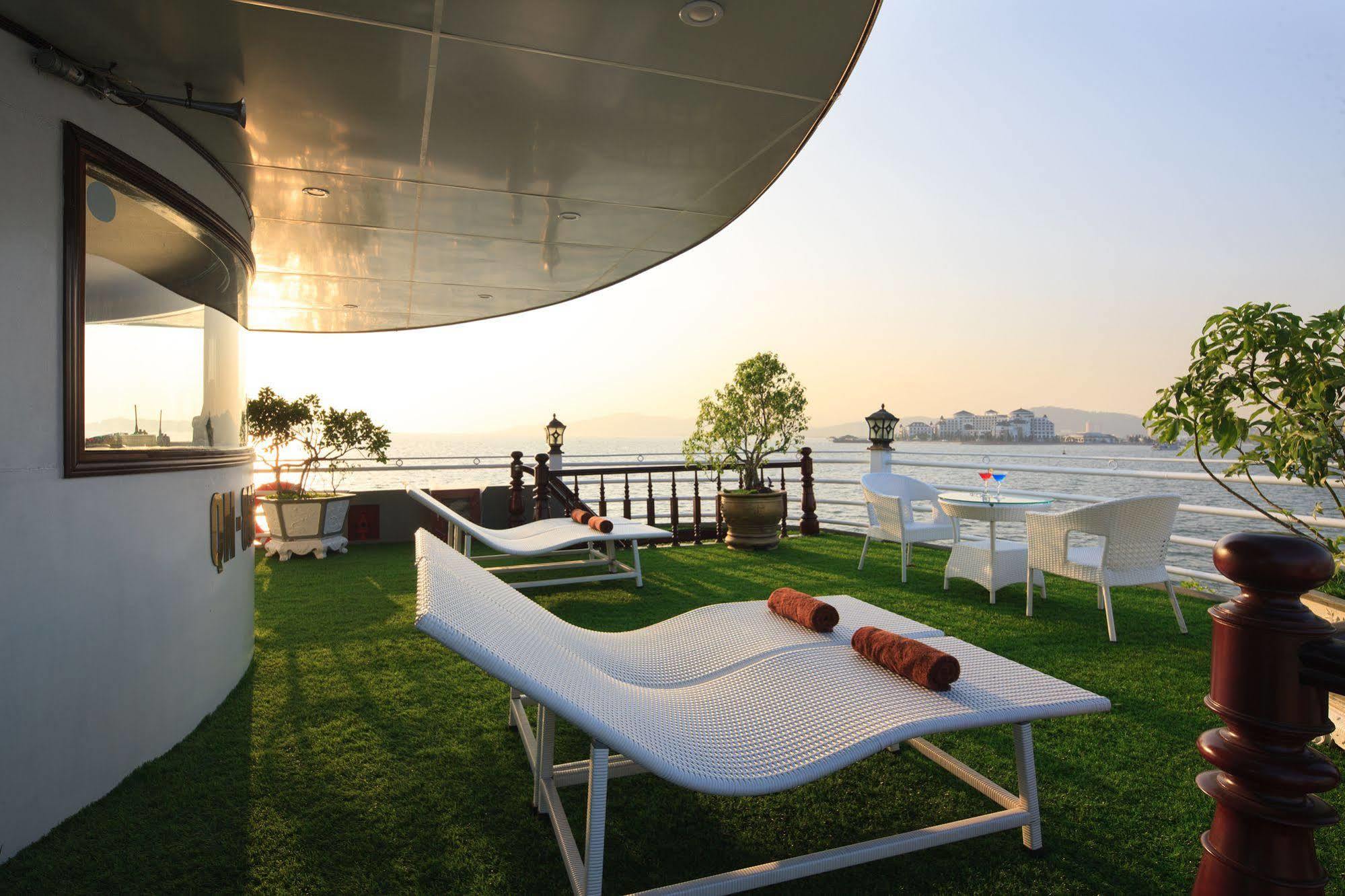 Halong Sapphire Cruises Hotel Ha Long Eksteriør billede