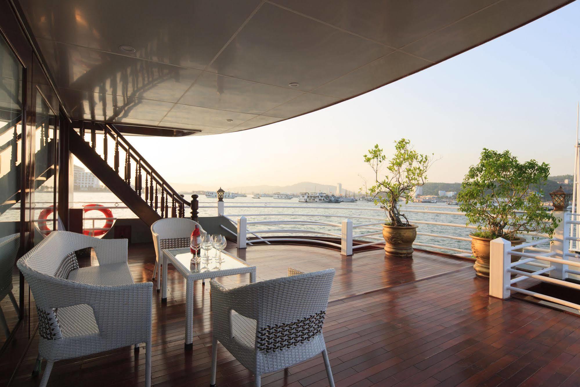Halong Sapphire Cruises Hotel Ha Long Eksteriør billede