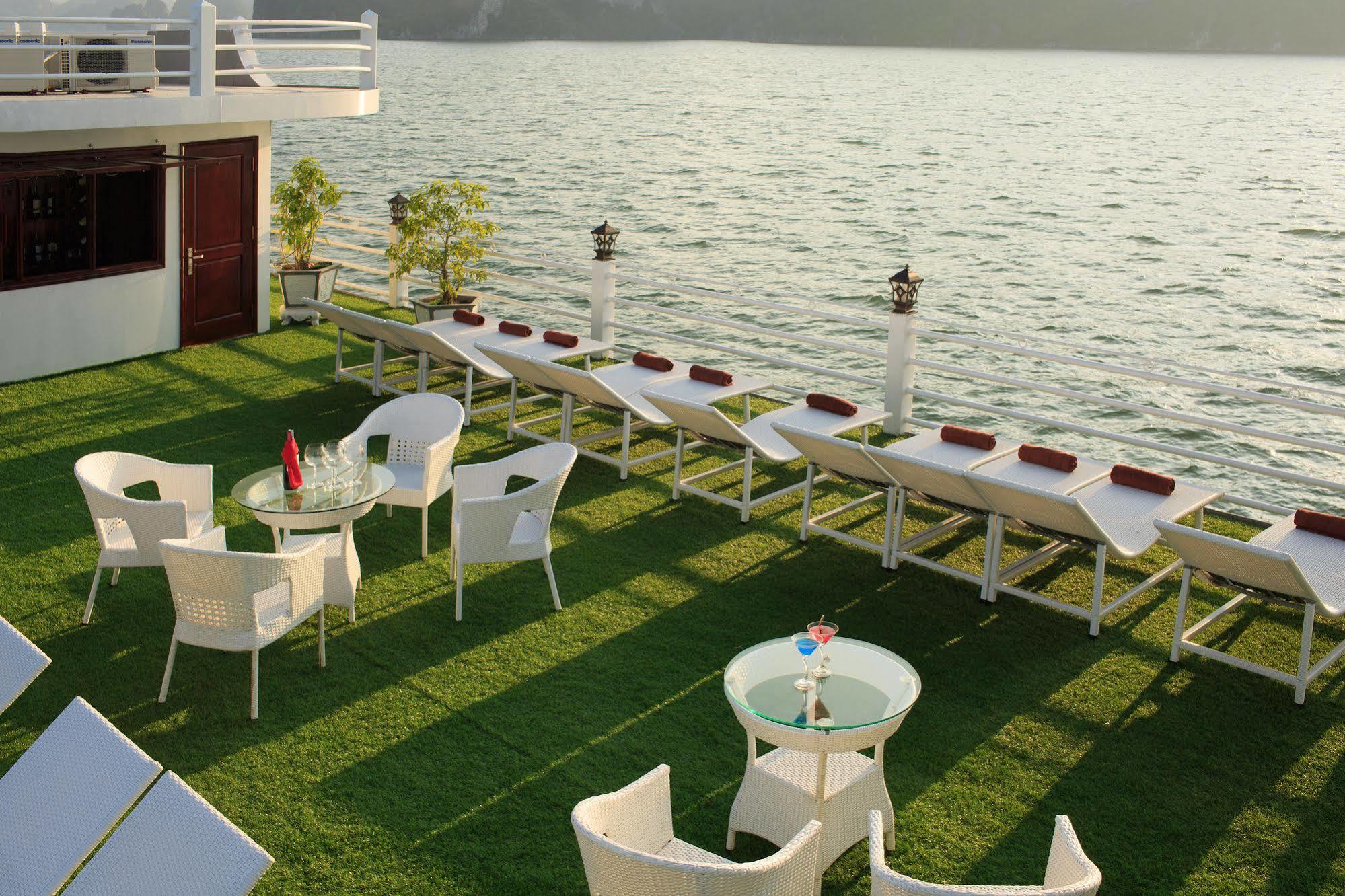 Halong Sapphire Cruises Hotel Ha Long Eksteriør billede