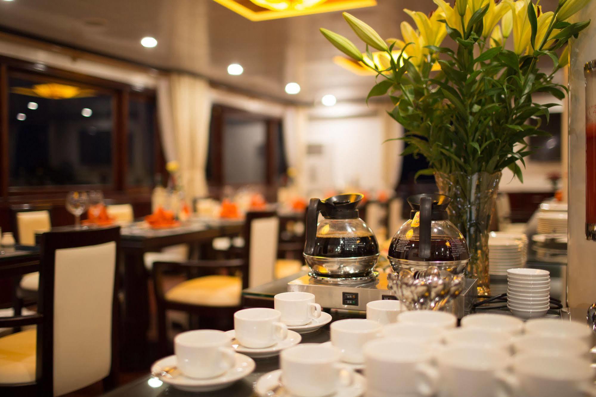 Halong Sapphire Cruises Hotel Ha Long Eksteriør billede